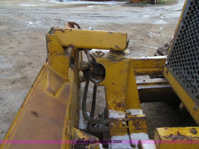 image for item F5579 1999 Caterpillar D3CXL dozer