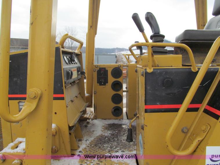 image for item F5579 1999 Caterpillar D3CXL dozer