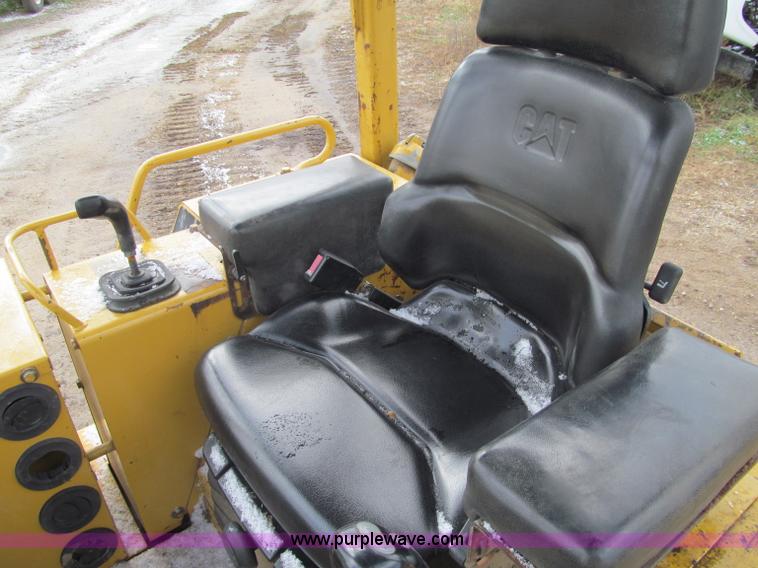 image for item F5579 1999 Caterpillar D3CXL dozer