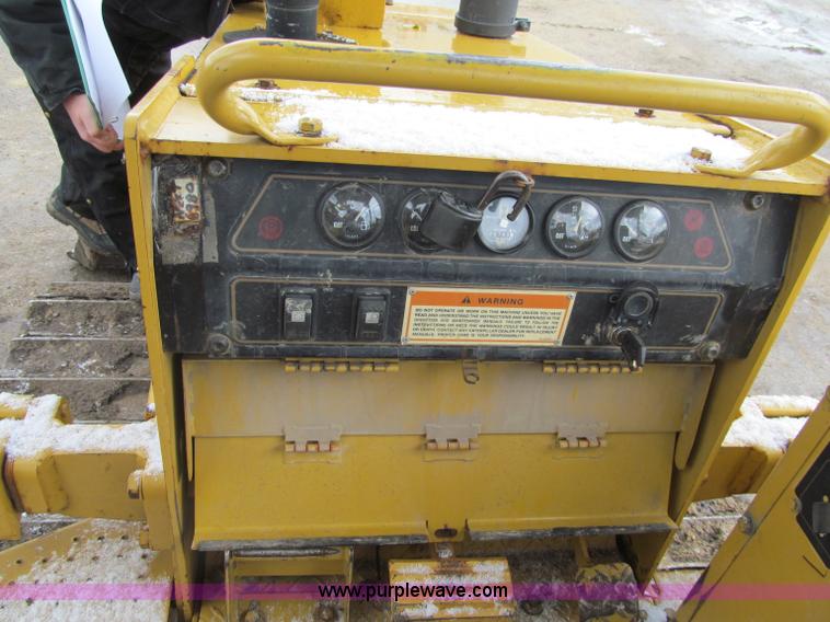 image for item F5579 1999 Caterpillar D3CXL dozer