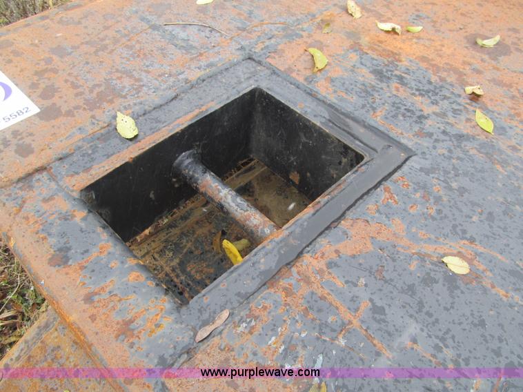 image for item F5582 Trench box