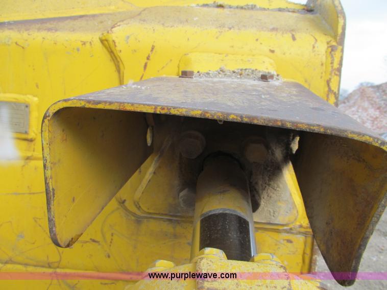 image for item F5584 2007 Komatsu D65EX-15EO Galeo dozer