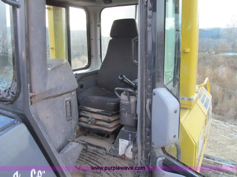 image for item F5584 2007 Komatsu D65EX-15EO Galeo dozer