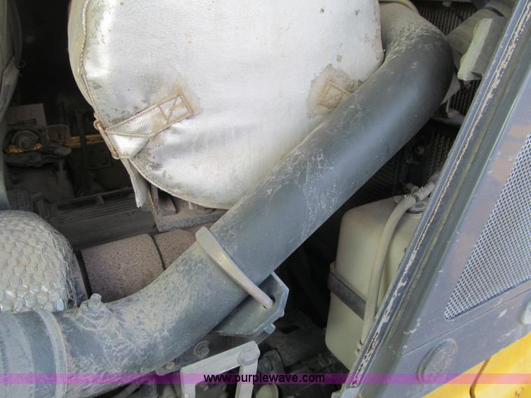 image for item F5584 2007 Komatsu D65EX-15EO Galeo dozer