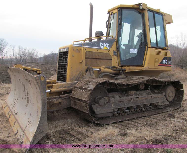 image for item F5585 2002 Caterpillar D5G LGP dozer