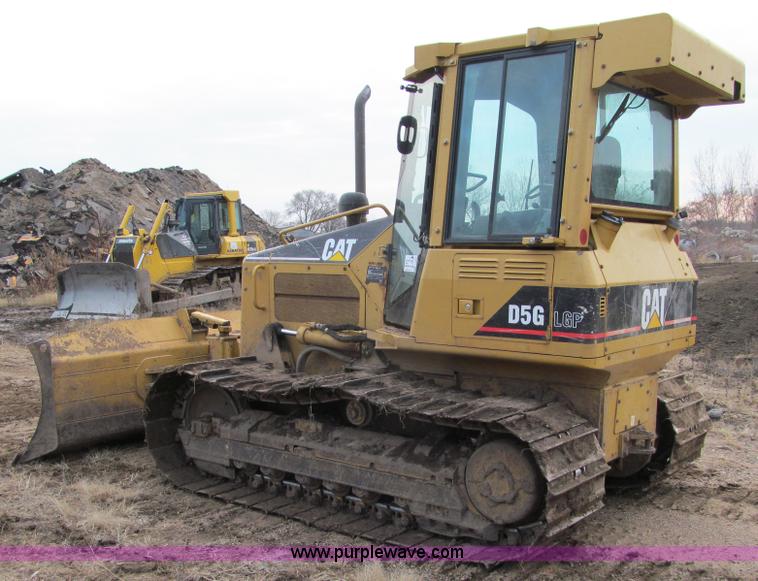 image for item F5585 2002 Caterpillar D5G LGP dozer