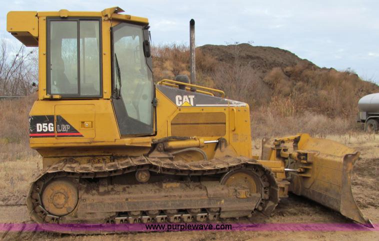 image for item F5585 2002 Caterpillar D5G LGP dozer