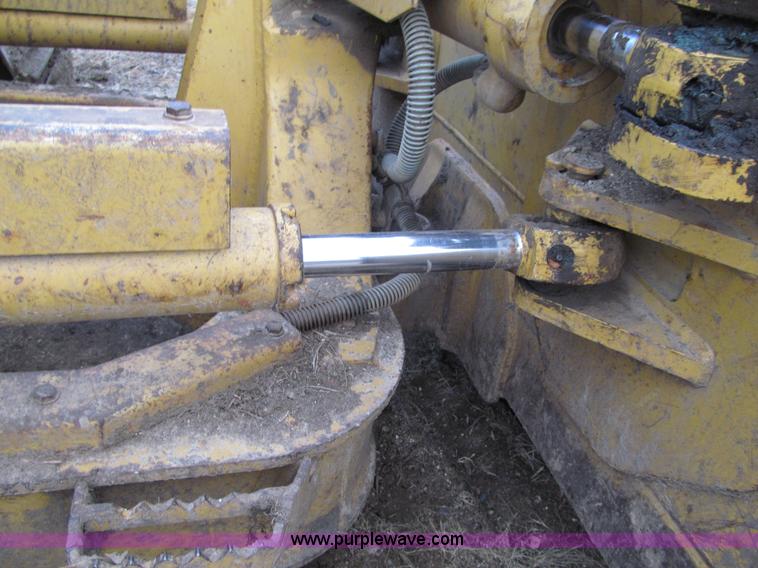 image for item F5585 2002 Caterpillar D5G LGP dozer