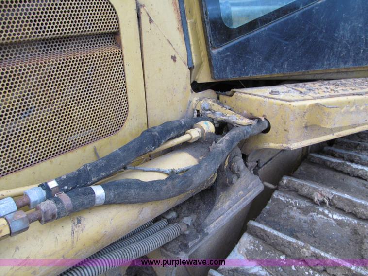 image for item F5585 2002 Caterpillar D5G LGP dozer