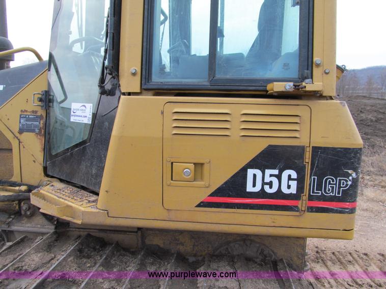 image for item F5585 2002 Caterpillar D5G LGP dozer