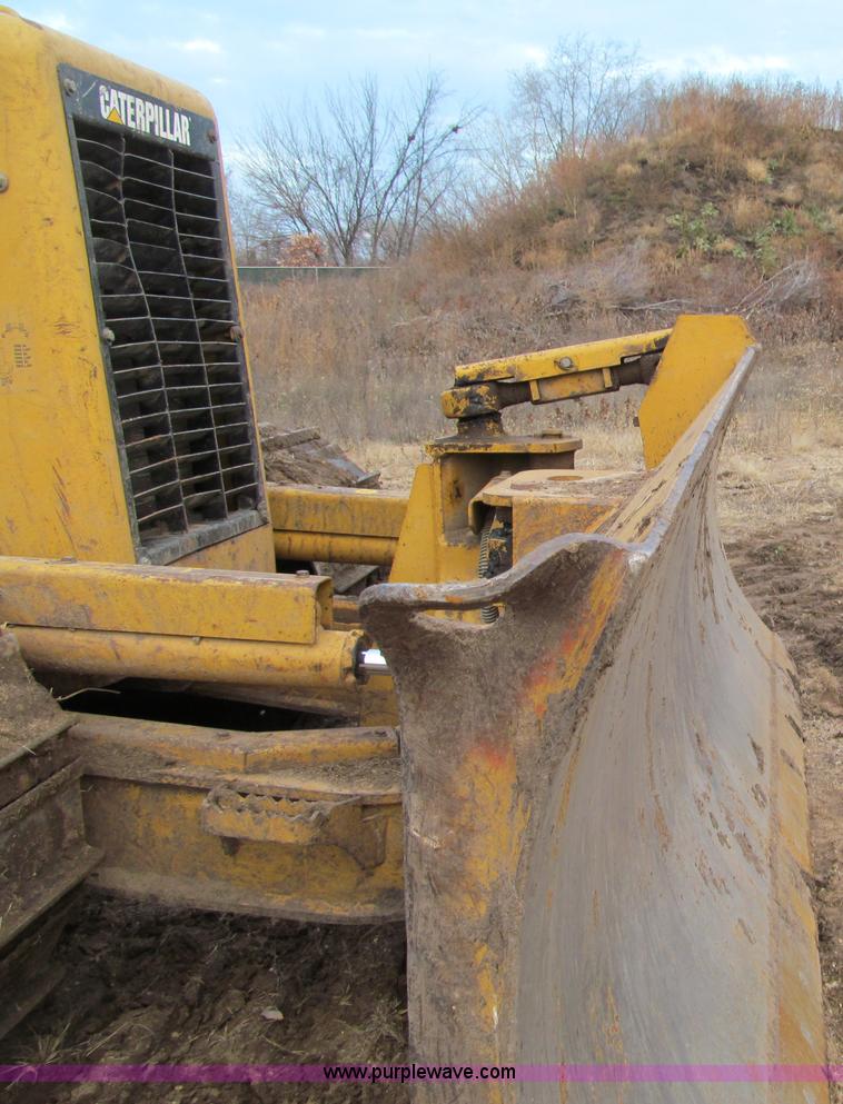 image for item F5585 2002 Caterpillar D5G LGP dozer