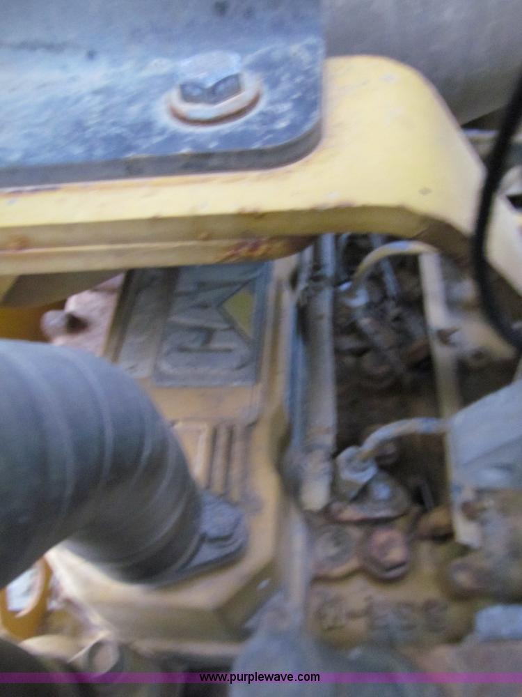 image for item F5585 2002 Caterpillar D5G LGP dozer