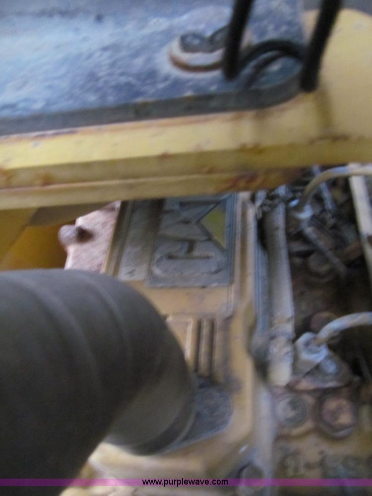 image for item F5585 2002 Caterpillar D5G LGP dozer