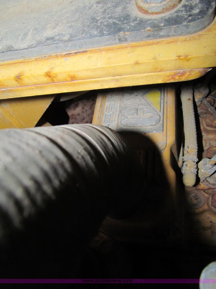 image for item F5585 2002 Caterpillar D5G LGP dozer