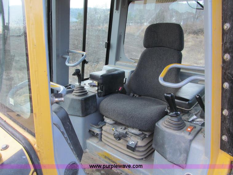 image for item F5585 2002 Caterpillar D5G LGP dozer