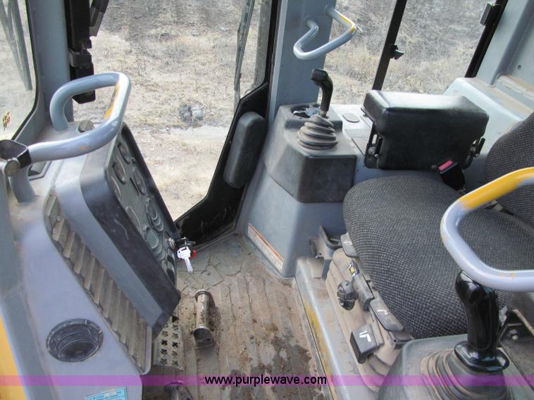 image for item F5585 2002 Caterpillar D5G LGP dozer