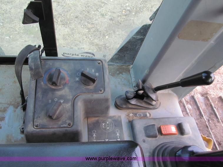 image for item F5585 2002 Caterpillar D5G LGP dozer