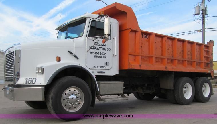 image for item F5588 2003 Freightliner FLD120 dump truck