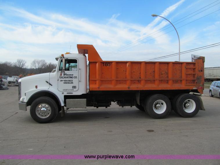 image for item F5588 2003 Freightliner FLD120 dump truck