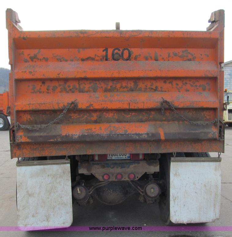 image for item F5588 2003 Freightliner FLD120 dump truck