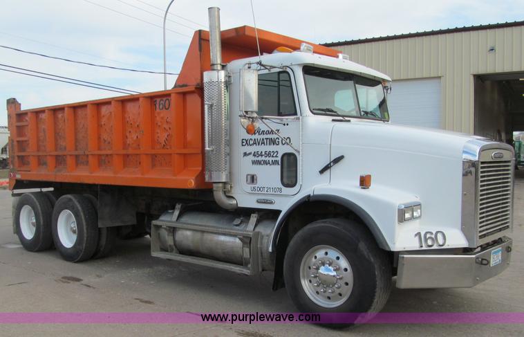 image for item F5588 2003 Freightliner FLD120 dump truck