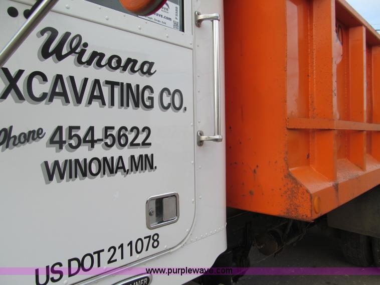 image for item F5588 2003 Freightliner FLD120 dump truck