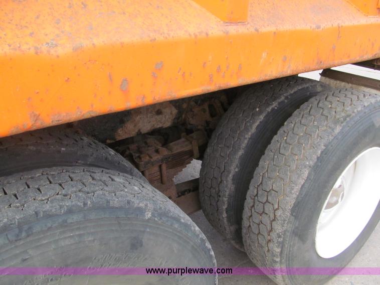 image for item F5588 2003 Freightliner FLD120 dump truck