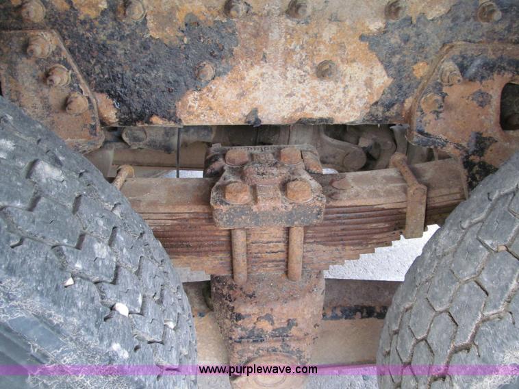 image for item F5588 2003 Freightliner FLD120 dump truck