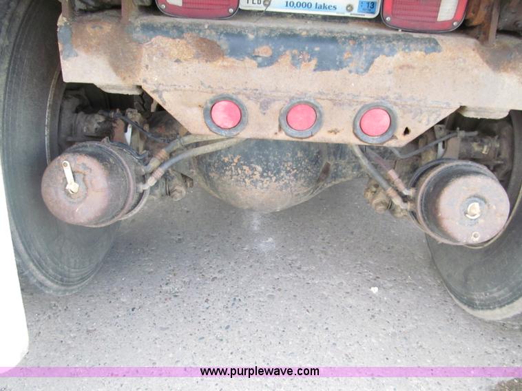 image for item F5588 2003 Freightliner FLD120 dump truck