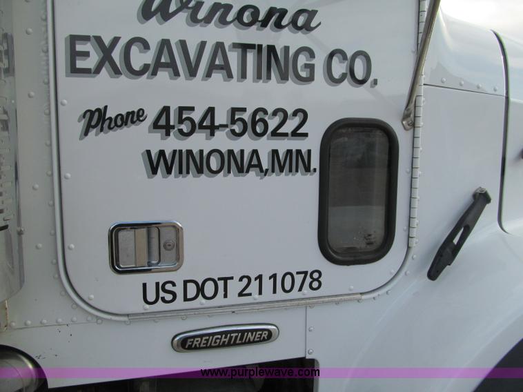 image for item F5588 2003 Freightliner FLD120 dump truck