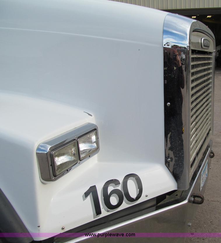 image for item F5588 2003 Freightliner FLD120 dump truck