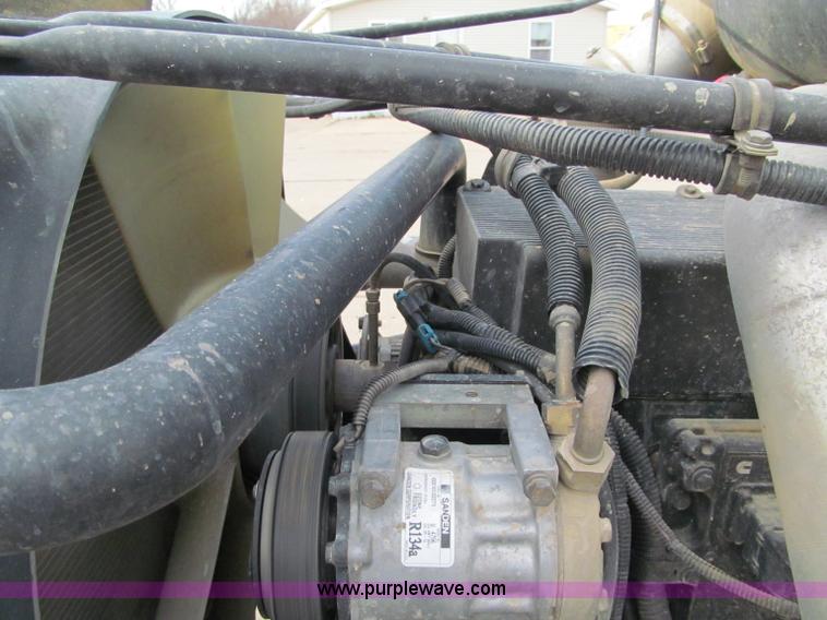 image for item F5588 2003 Freightliner FLD120 dump truck