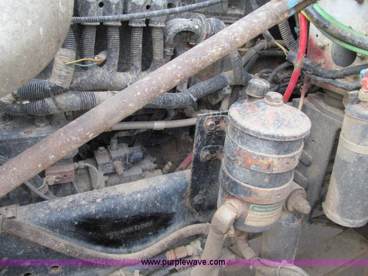 image for item F5588 2003 Freightliner FLD120 dump truck