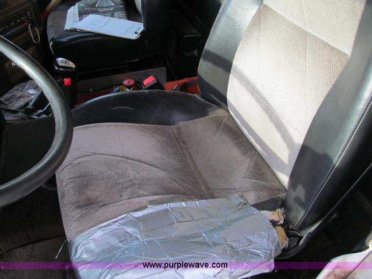 image for item F5588 2003 Freightliner FLD120 dump truck