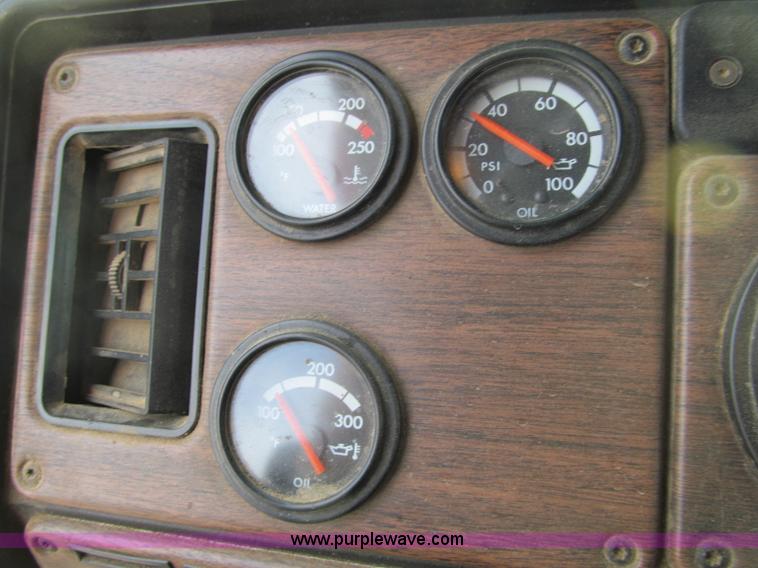 image for item F5588 2003 Freightliner FLD120 dump truck