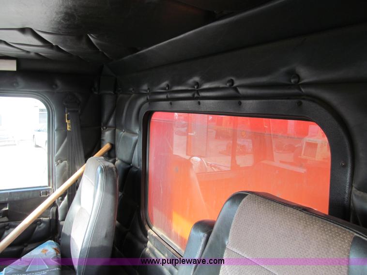 image for item F5588 2003 Freightliner FLD120 dump truck