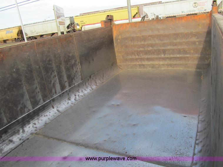 image for item F5588 2003 Freightliner FLD120 dump truck