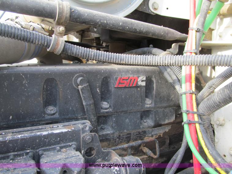 image for item F5589 2003 Freightliner FLD120 dump truck