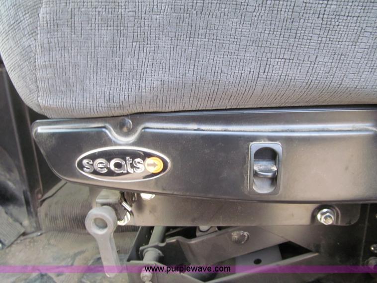 image for item F5589 2003 Freightliner FLD120 dump truck