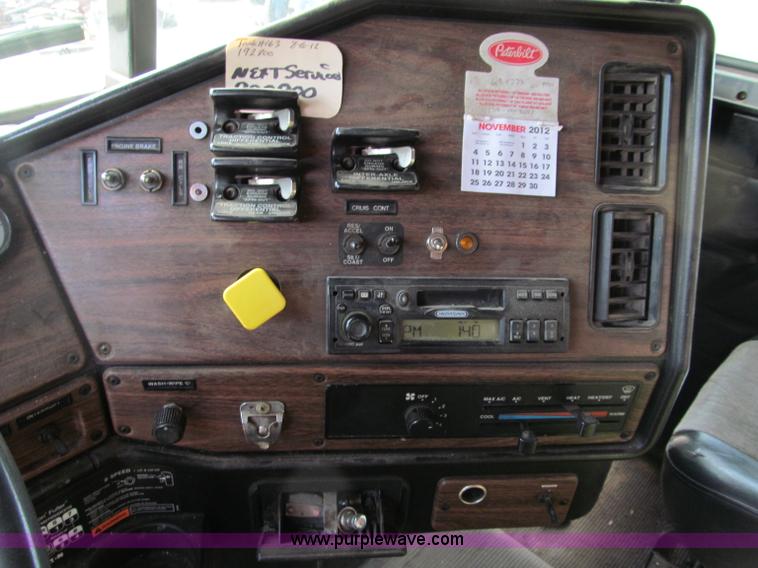 image for item F5589 2003 Freightliner FLD120 dump truck