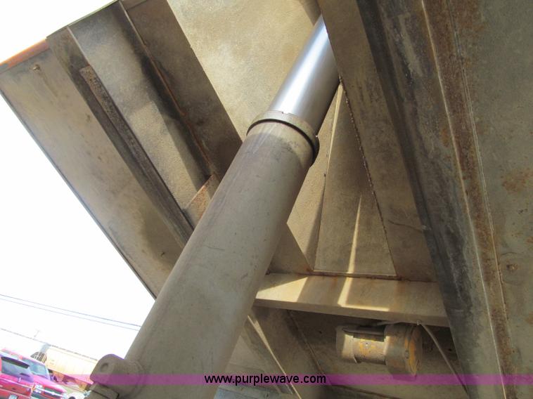 image for item F5589 2003 Freightliner FLD120 dump truck