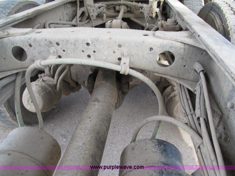 image for item F5589 2003 Freightliner FLD120 dump truck