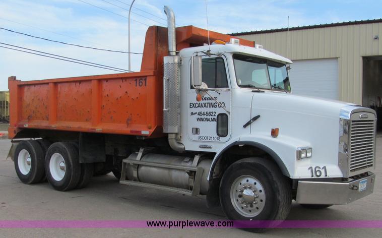 image for item F5590 2003 Freightliner FLD120 dump truck