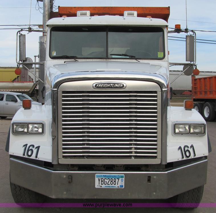 image for item F5590 2003 Freightliner FLD120 dump truck