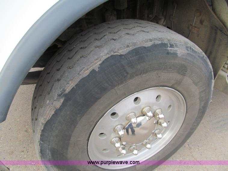 image for item F5590 2003 Freightliner FLD120 dump truck