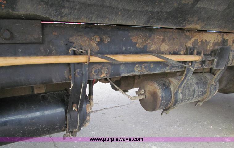 image for item F5590 2003 Freightliner FLD120 dump truck