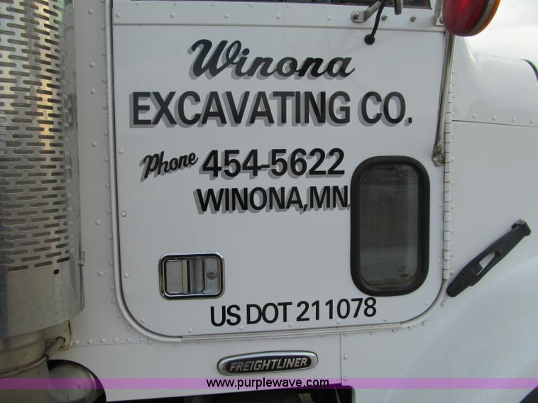 image for item F5590 2003 Freightliner FLD120 dump truck