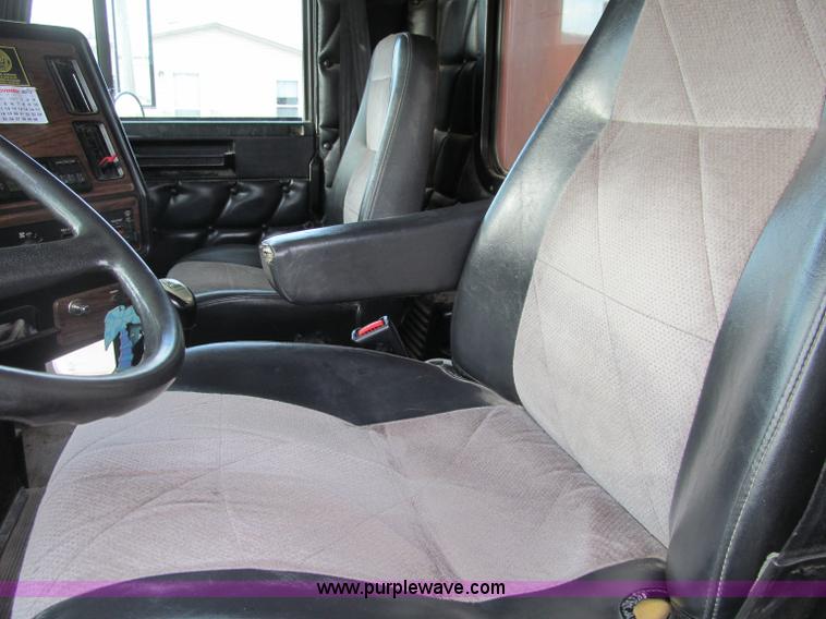 image for item F5590 2003 Freightliner FLD120 dump truck