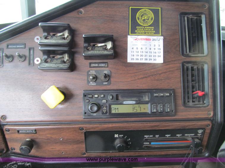 image for item F5590 2003 Freightliner FLD120 dump truck