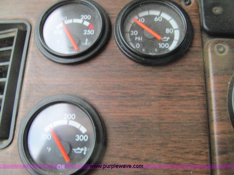 image for item F5590 2003 Freightliner FLD120 dump truck